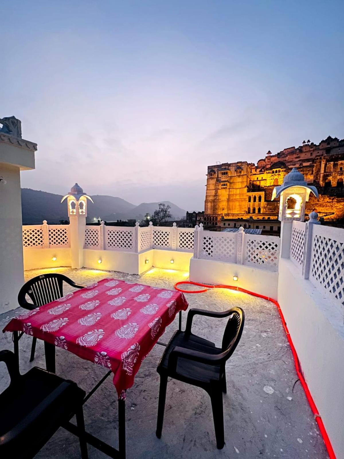The Palace View Homestay & Restaurant Būndi Exteriör bild